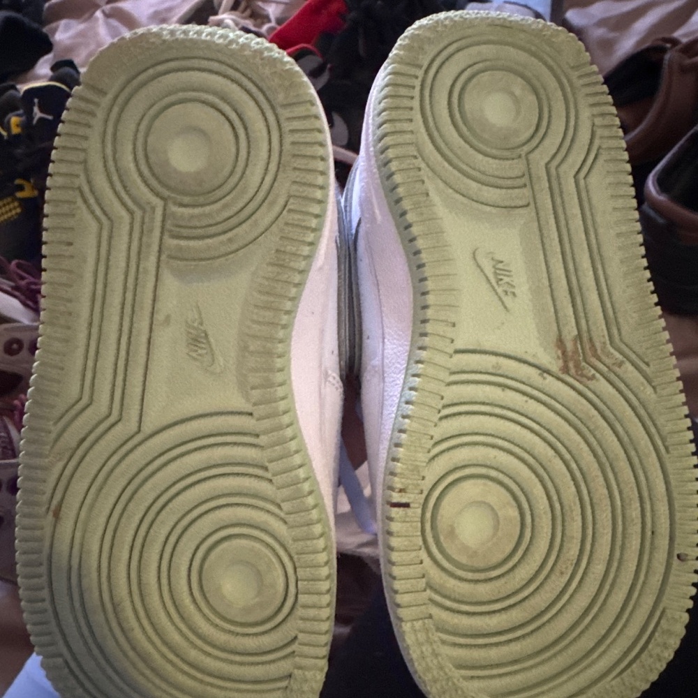Shoes - Picture 3 of 4